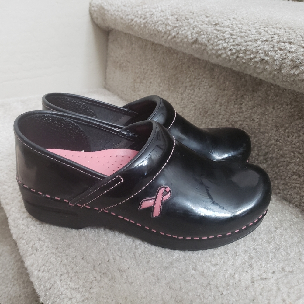 Dankso Black Patent breast cancer awareness clogs